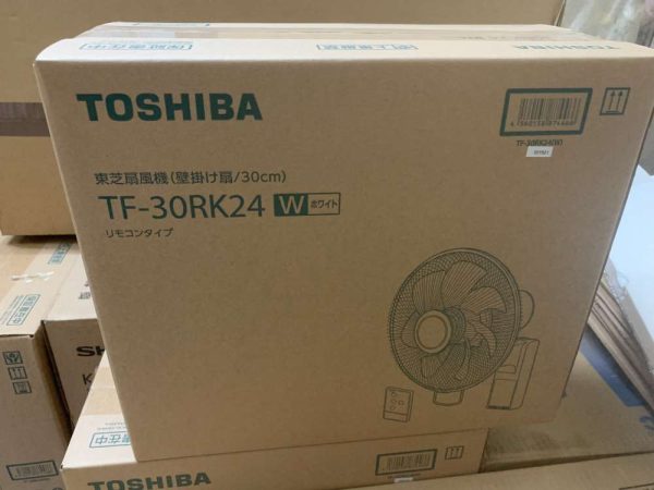 Quat-treo-tuong-Nhat-noi-dia-Toshiba-TF-30RK24